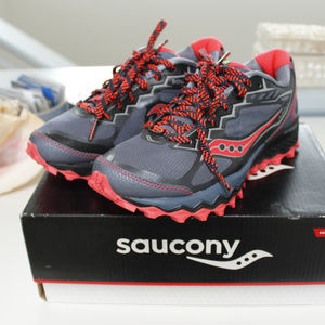 Saucony Peregrine 6 Size 5.5 Trail Runners (NEW)